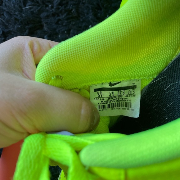 NIKE Air Force 1 Low LV8 Utility GS 'Volt' - Picture 13 of 14